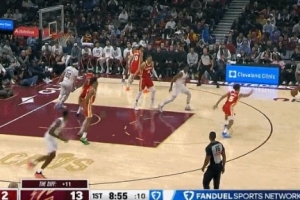 這就花了？米切爾連中高難度三分 騎士轟出16-2開局！