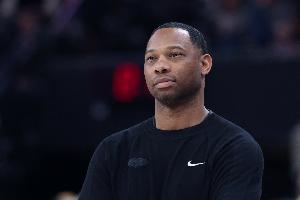 解說：威利-格林可以下載個(gè)找工作app 鵜鶘主帥位置恐怕坐不長了