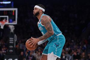 殺傷力十足！邁爾斯-布里奇斯18中7拿到29分6助 罰球12中12