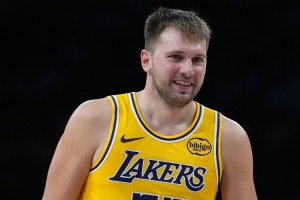 沖擊得分王？東契奇目前場(chǎng)均41.3分&聯(lián)盟第1 比第2字母哥多7.1分