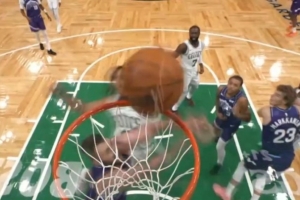 南村群童欺我老無(wú)力！杰倫-布朗投籃打鐵 米諾特彈射起飛隔扣樂(lè)福