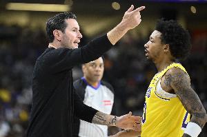 曾令旭：NBA不缺機(jī)會(huì)和奇跡 尼克-史密斯泥鰍一樣讓開拓者抓不著