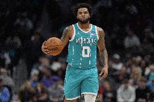 效率不高！邁爾斯-布里奇斯19中7拿到22分8板 三分11中3