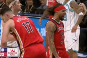 扣到爽！馬特科維奇掩護(hù)下順 起飛接老六妙傳隔扣卡爾克布倫納！