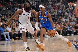 記者：開季哈登的進(jìn)攻狀態(tài)相當(dāng)不錯(cuò) 但快船還沒理清楚輪換