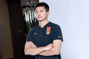 記者談邵佳一執(zhí)教國(guó)足：一次大膽嘗試，足球不是急功近利的事