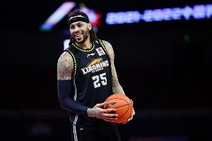 直播吧：遼寧男籃新賽季的四位外援將于下周抵達(dá)沈陽與球隊(duì)會(huì)合