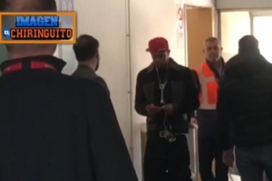 西班牙六臺(tái)：亞馬爾今早離開(kāi)西班牙隊(duì)，目前已抵達(dá)巴塞羅那