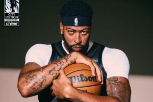 獨行俠曬城市版球衣 美媒打趣：濃眉這小肚腩還挺明顯啊??！