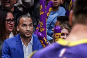 一個(gè)愚蠢又恐怖的時(shí)代終于結(jié)束了