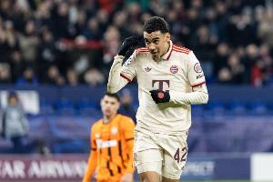 記者：戴維斯、伊藤洋輝預(yù)計(jì)12月復(fù)出，穆西亞拉還需要四至八周