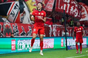 足球周刊：三度入選國(guó)足但無(wú)緣A級(jí)賽首秀，劉若釩期待為國(guó)出戰(zhàn)