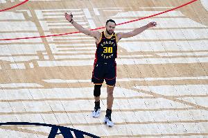 爆發(fā)力這一塊！庫(kù)里職業(yè)生涯第43次單節(jié)20+ 繼續(xù)高居歷史第一！