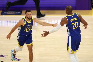 霍福德：庫里頂投文班三分那球讓我感覺到要起勢 對面要有麻煩了