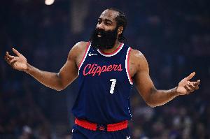 登哥點(diǎn)背啊??從14-15賽季至今 哈登各賽季都有重要隊(duì)友受傷！