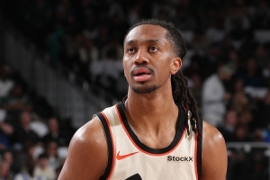 打出先發(fā)水平！霍金斯半場14中8拿到16分7助攻 另有3板1斷