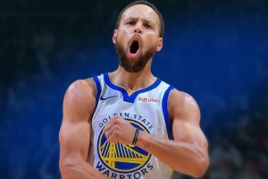 賽季新高46分！勇士官方贏球海報封面人物：庫里