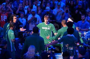 亡羊補(bǔ)牢！薪資專(zhuān)家：獨(dú)行俠應(yīng)交易濃眉&歐文 圍繞弗拉格迅速重建