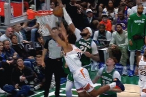 空中禁飛區(qū)！伊戈達(dá)羅滑翔要扣 加福德遮天蔽日單臂按帽拒絕