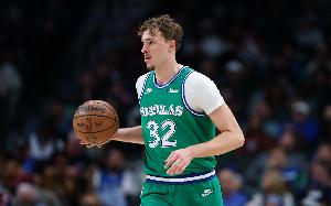 一聲嘆息！弗拉格底角大空位三分打鐵 錯(cuò)失縮小比分絕佳良機(jī)