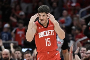 三分8中5！媒體人：謝潑德投射產(chǎn)效挺嚇人的 配得上繼續(xù)加時間