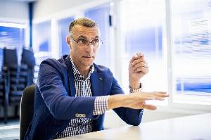 0-3輸挪威是因國(guó)米剛輸歐冠？貝爾戈米：布馮可以說(shuō)得更優(yōu)雅一些