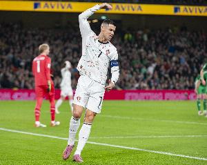 肘擊染紅！多家葡媒：C羅已獲準(zhǔn)離開國家隊(duì)，足協(xié)希望他下輪觀戰(zhàn)