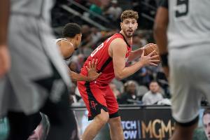 三分命中率翻倍！申京：整個夏天我都在練 在國家隊也檢驗了成果