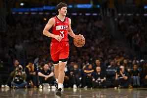 都打笑了！謝潑德上半場表現(xiàn)自如 效果拔群！6中4得到10分5板!