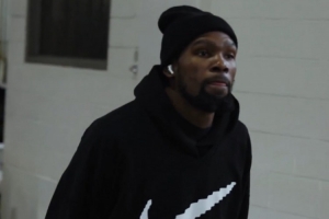 氣質(zhì)這一塊！火箭官推曬杜蘭特等球員入場(chǎng)照 海王氣場(chǎng)逼人