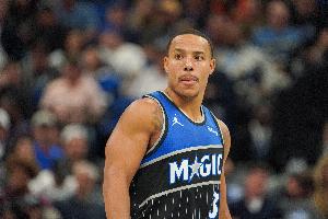 打得還行！貝恩半場(chǎng)7投3中&罰球2中2得9分2板1助 正負(fù)值+5