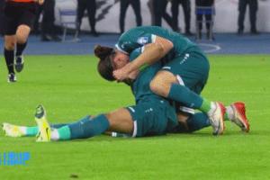 天堂地獄！伊拉克讀秒絕殺全隊(duì)擁抱喜極而泣，阿聯(lián)酋球迷哭成淚人