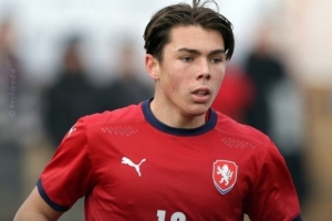 布馮兒子連續(xù)兩場戴帽！隊(duì)報(bào)稱贊：或許比薩該給他更多機(jī)會(huì)