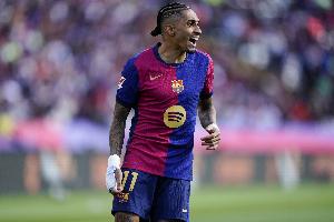 記者：拉菲尼亞抵達巴薩基地參加訓(xùn)練，明日國腳將回歸訓(xùn)練