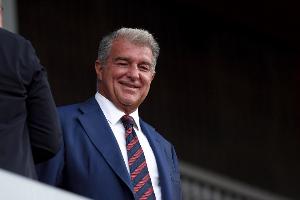 記者談拉波爾塔成就：俱樂部財(cái)務(wù)競技復(fù)蘇+請來弗里克+翻新球場