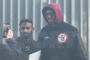 每體：博阿滕在巴薩訓(xùn)練基地訓(xùn)練，未來幾天借用俱樂部設(shè)施