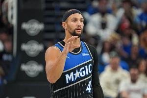 打快船吃頓餃子！魔術(shù)三分34中18&命中率52.9% 本季此前僅33.3%