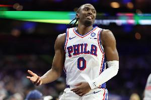 扛造！馬克西目前場(chǎng)均出戰(zhàn)40.6分鐘大幅領(lǐng)跑 場(chǎng)均得分33.4分第二