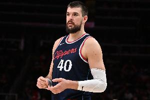 終結(jié)效率低！祖巴茨16投僅7中拿到14分19板 正負(fù)值-8