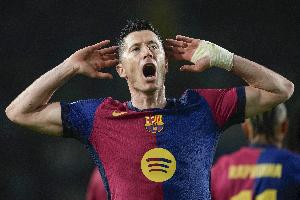 萊萬傳記作者：巴薩要求萊萬停止進(jìn)球時(shí)，拉波爾塔主席并不在場