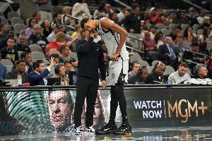 米奇·約翰遜談陣容深度：有時(shí)人手足有時(shí)又不夠 我們需要每個(gè)人