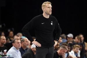 得理不饒人！雙方爭球出界 灰熊再次挑戰(zhàn)成功奪回球權