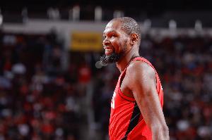 沒(méi)湖人！聯(lián)盟已有10隊(duì)本賽季所有主場(chǎng)門(mén)票售罄：雷霆火箭勇士在列