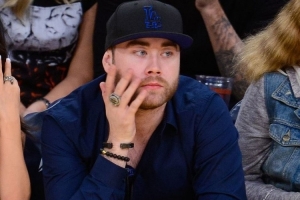 Shams：喬伊和杰西兄弟曾反對以100億將湖人出售給馬克·沃爾特