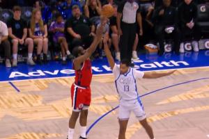 有體登！哈登弧頂轟進(jìn)三分 隨后再造三罰 個(gè)人連得6分！