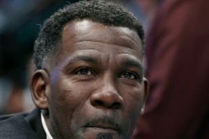 俠媒：新管理層認(rèn)為交易濃眉克萊等老將 圍繞弗拉格建隊(duì)才能前進(jìn)