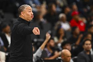 盧：其他隊(duì)比我們快 因此我們得打得聰明 更好的掌控球 及時(shí)退防