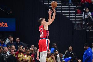 難堪大用！博格丹9中2&三分6中2拿到6分3助 多次大空位投丟