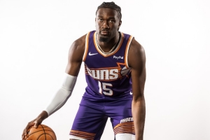 馬威談球隊(duì)傷?。鹤钪匾氖侵С株?duì)友 保持下一個(gè)人頂上來心態(tài)