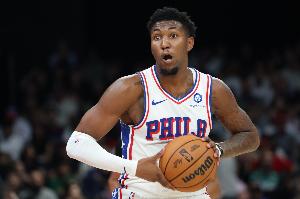 將功補過！愛德華茲前四節(jié)鐵到家&加時連得5分 全場拿7分4板3助